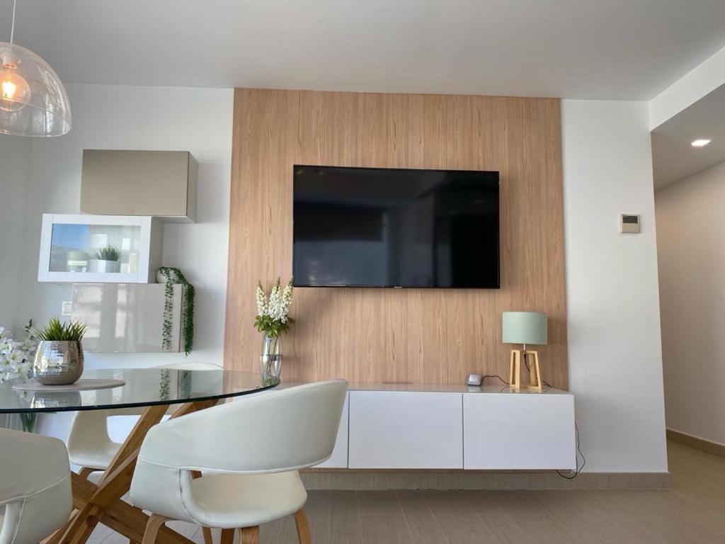 בנאלמדנה Brisa Puerto Marina Apartments מראה חיצוני תמונה